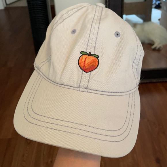 American Eagle Outfitters Accessories - Keepin’ It Peachy Hat
